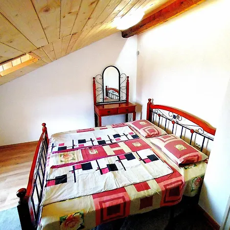 Attic Warna